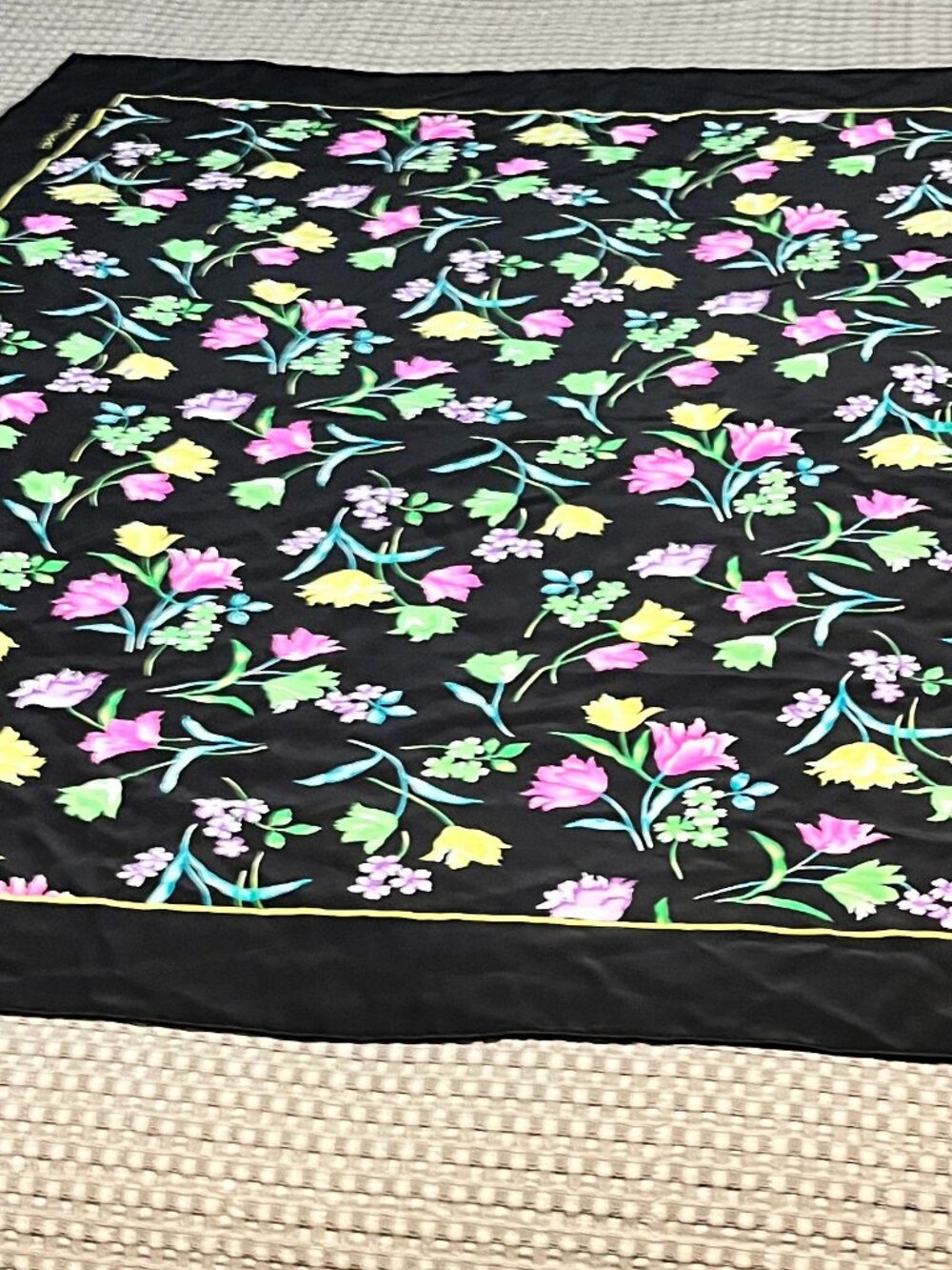 Dana Buchman NWT Black Floral Square Silk Scarf Shanghai Daisy Lg Wrap Vintage